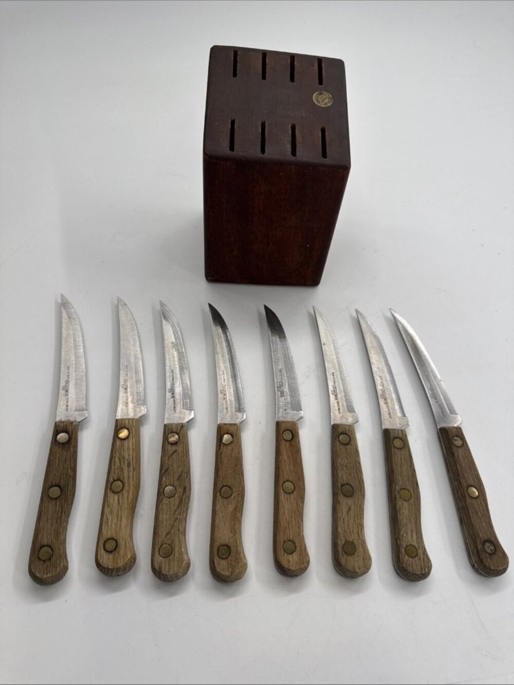 Vintage Knife Set Old Homestead Cutlery 8 Piece with Wood Block Serrated Knives